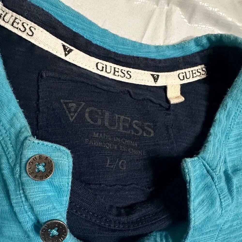Guess Turquoise burn out Short Sleeve Henley T-shirt Size Large - Picture 7 of 12